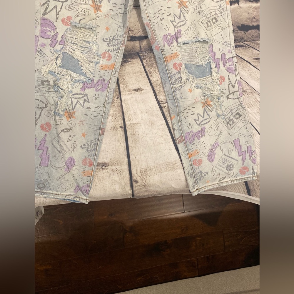 Madden girl Graffiti DaD Jean Light Wash Size 30